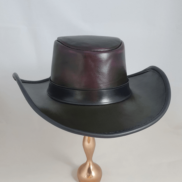 Cowboy en cuir pourpre