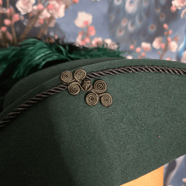 Tricorne vert et noir