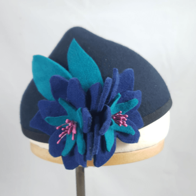 Petit chapeau fleuri