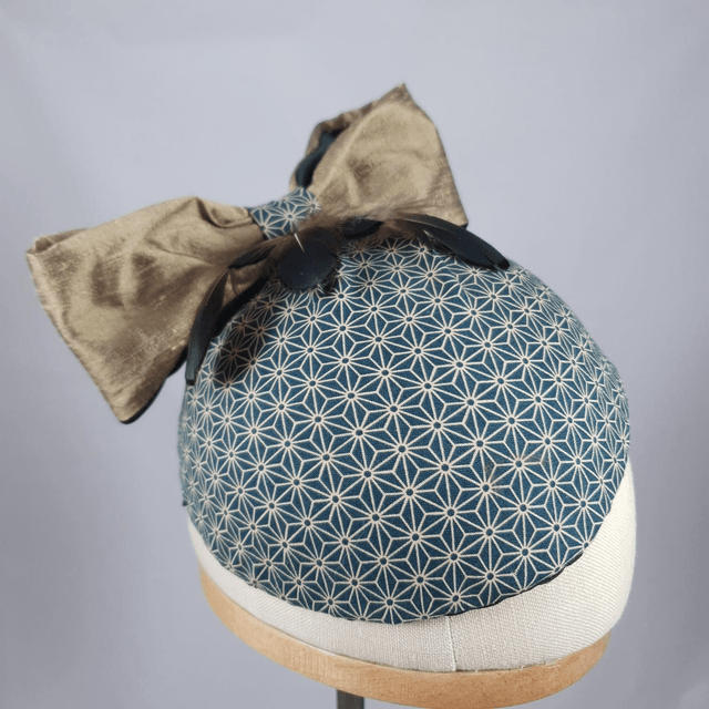 Petit chapeau rond retro