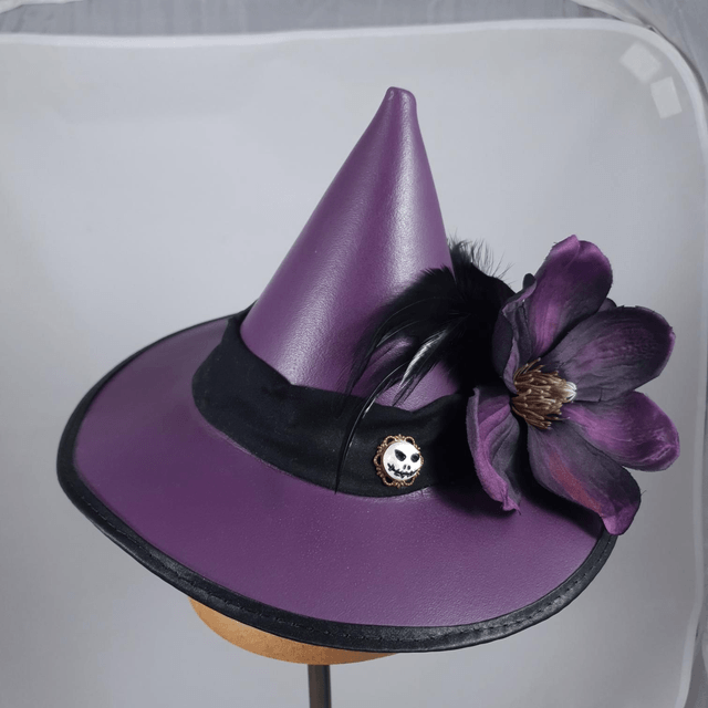 Midi chapeau de sorcière en cuir mauve