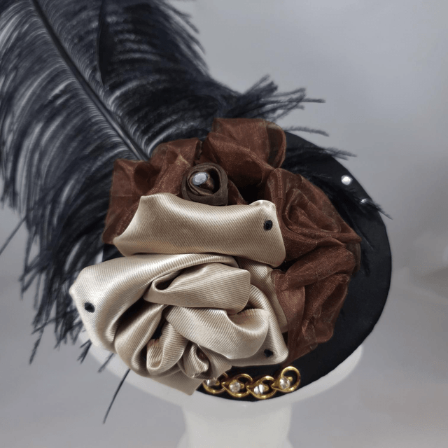 Fascinator noir à plume d'autruche