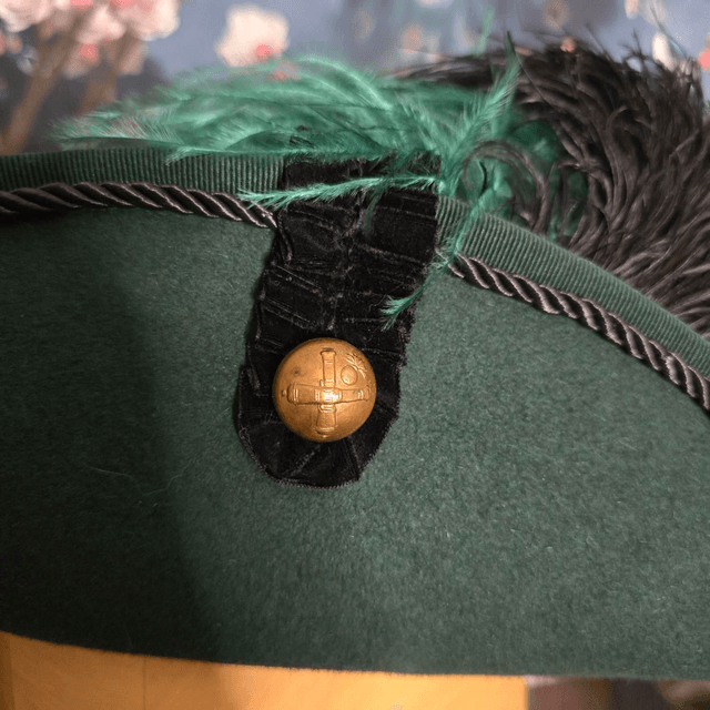 Tricorne vert et noir