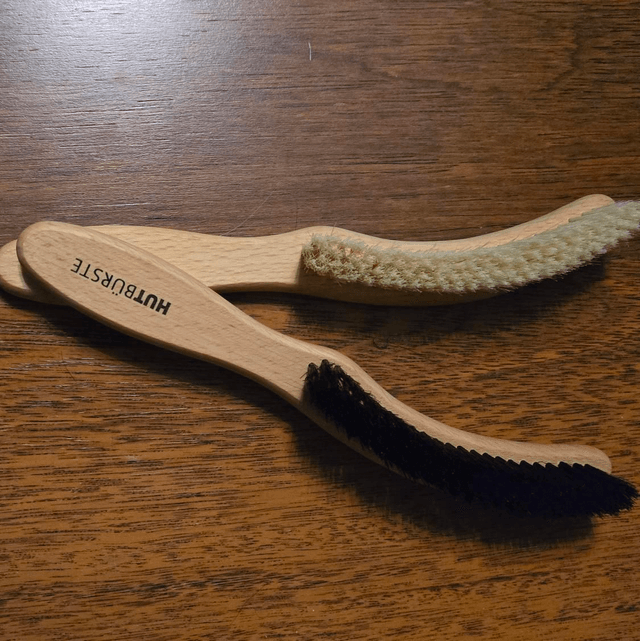 Brosse à chapeaux