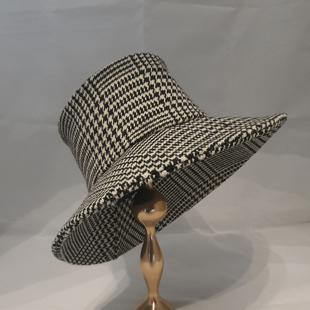 Cloche flat top en tissus "pied de coq"