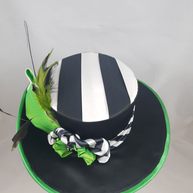Midi canotier à penne relevée noir et blanc