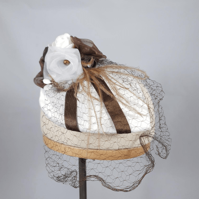 Fascinator goutte de mariée blanc et chocolat