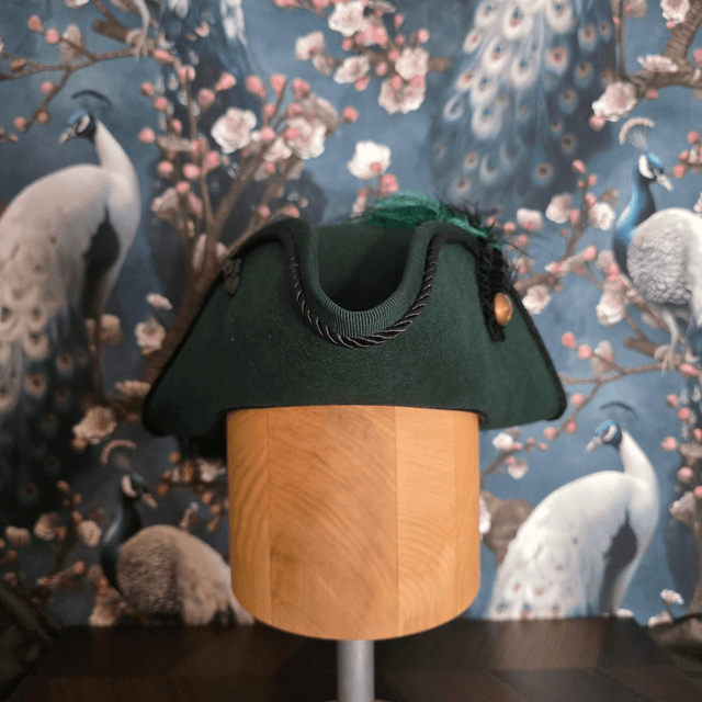 Tricorne vert et noir