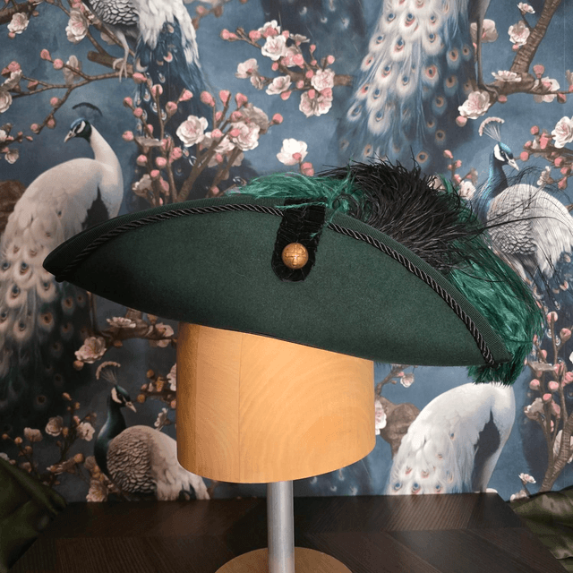 Tricorne vert et noir
