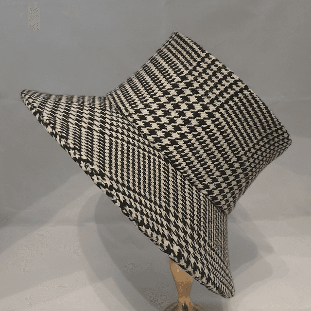 Cloche flat top en tissus &quot;pied de coq&quot;